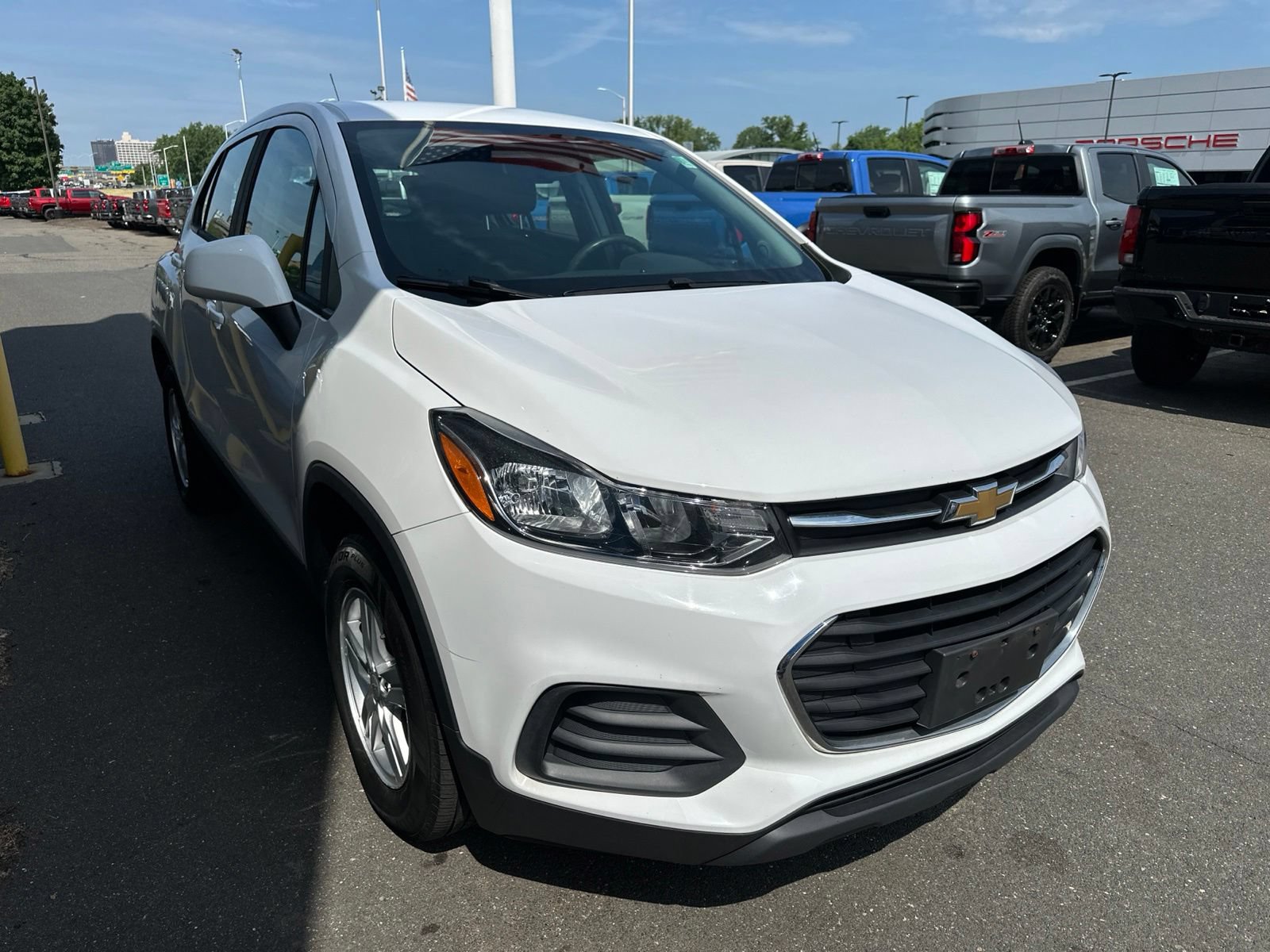 Used 2018 Chevrolet Trax LS AWD/4WD image 3