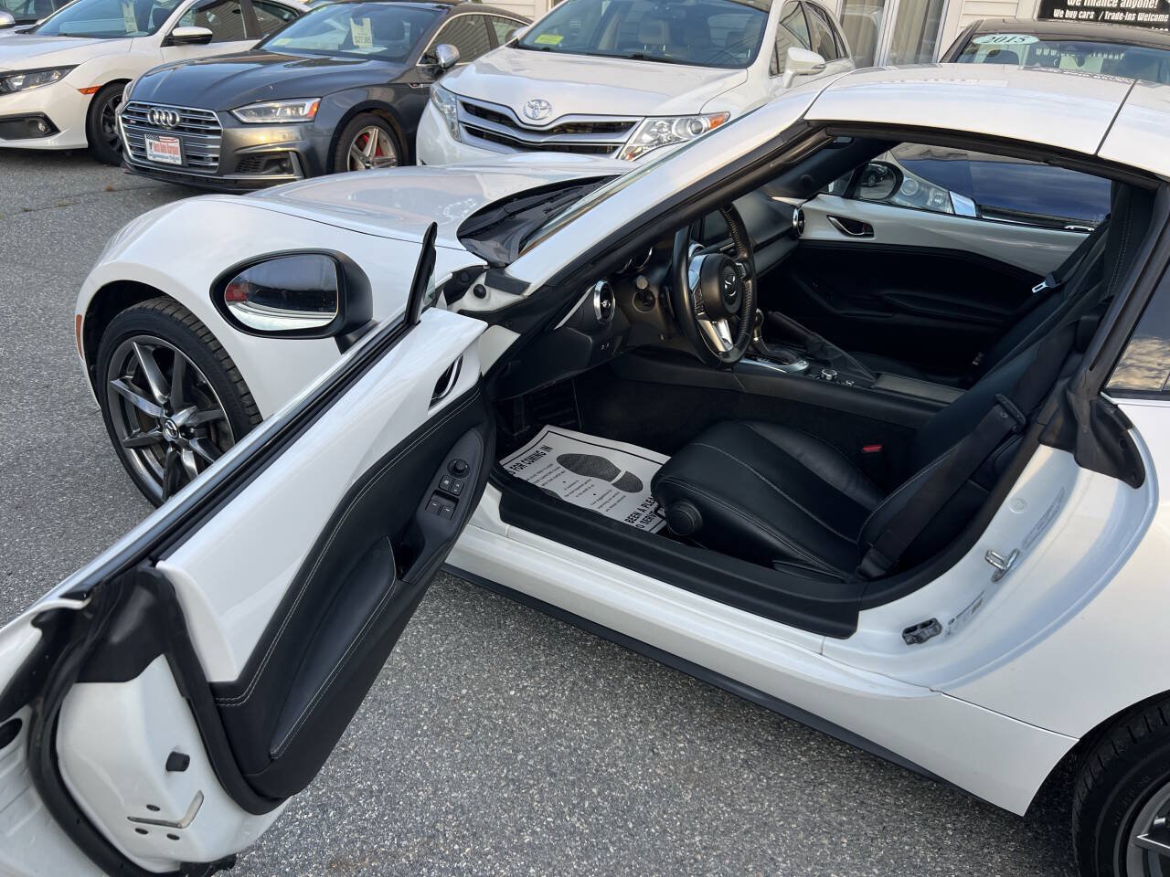 Used 2020 MAZDA MX-5 Miata RF Grand Touring RWD image 12