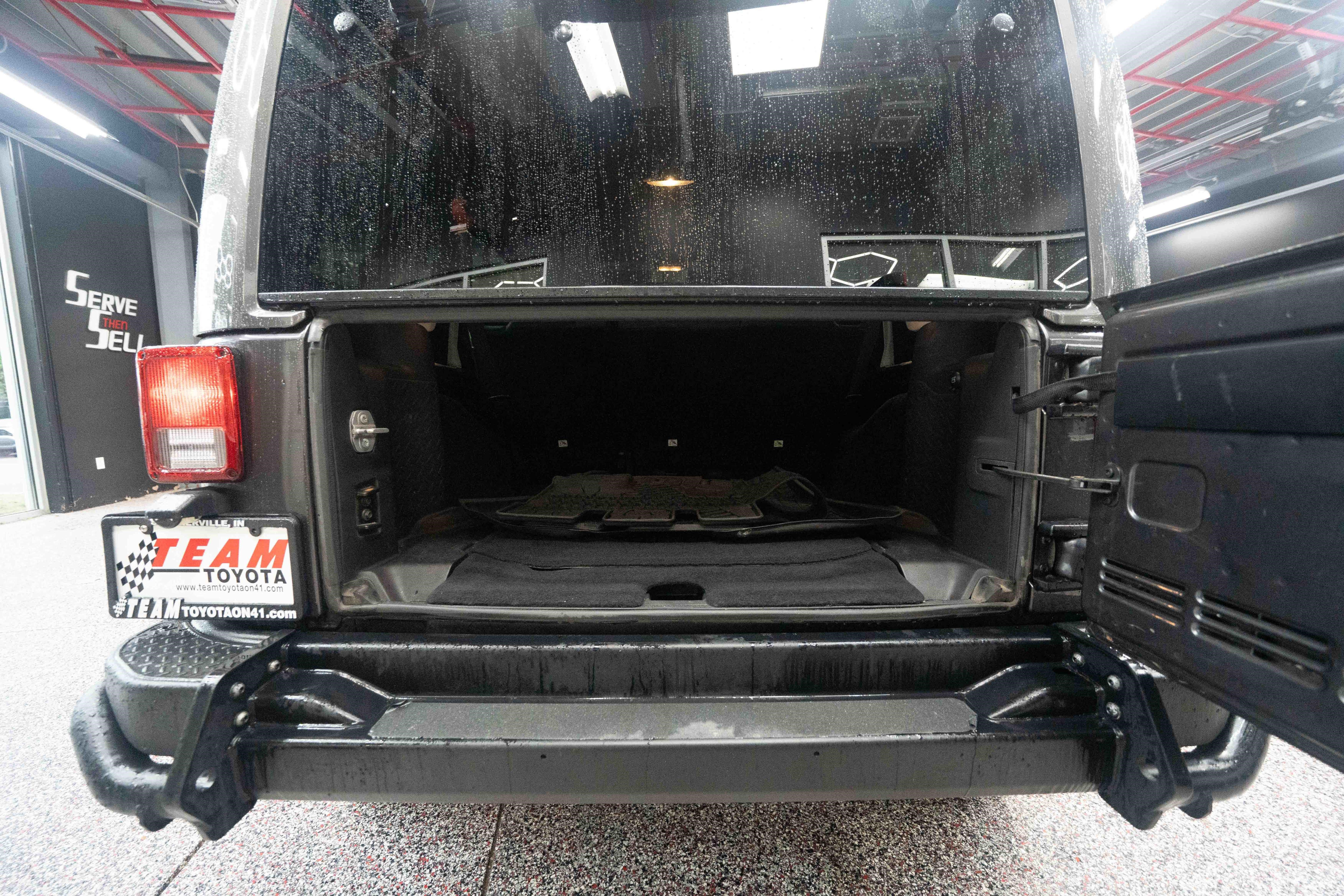Used 2016 Jeep Wrangler Unlimited Sahara AWD/4WD image 28