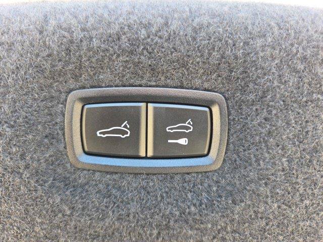 Used 2025 Porsche Taycan RWD image 27