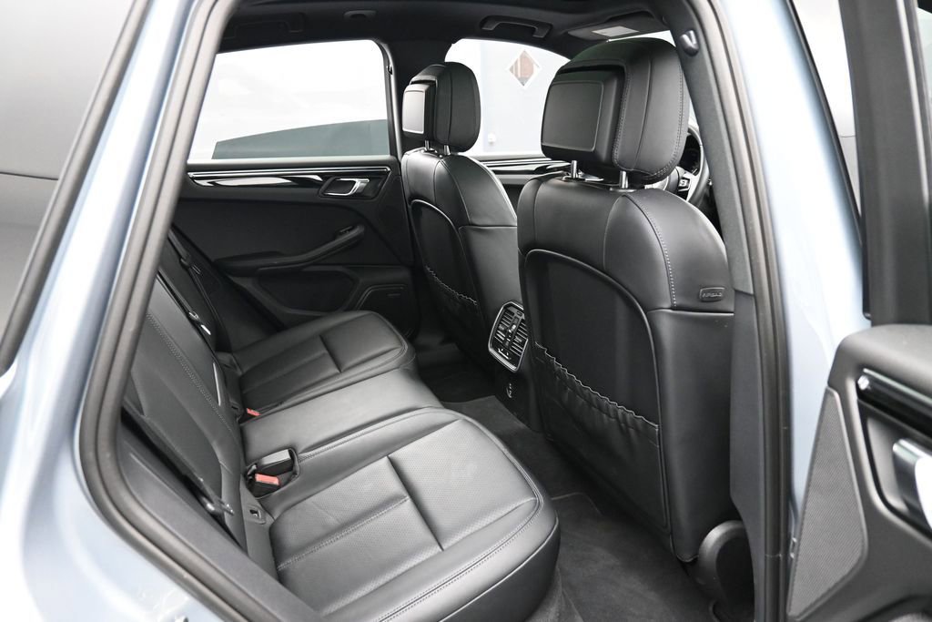 Certified 2026 Porsche Macan AWD/4WD image 27