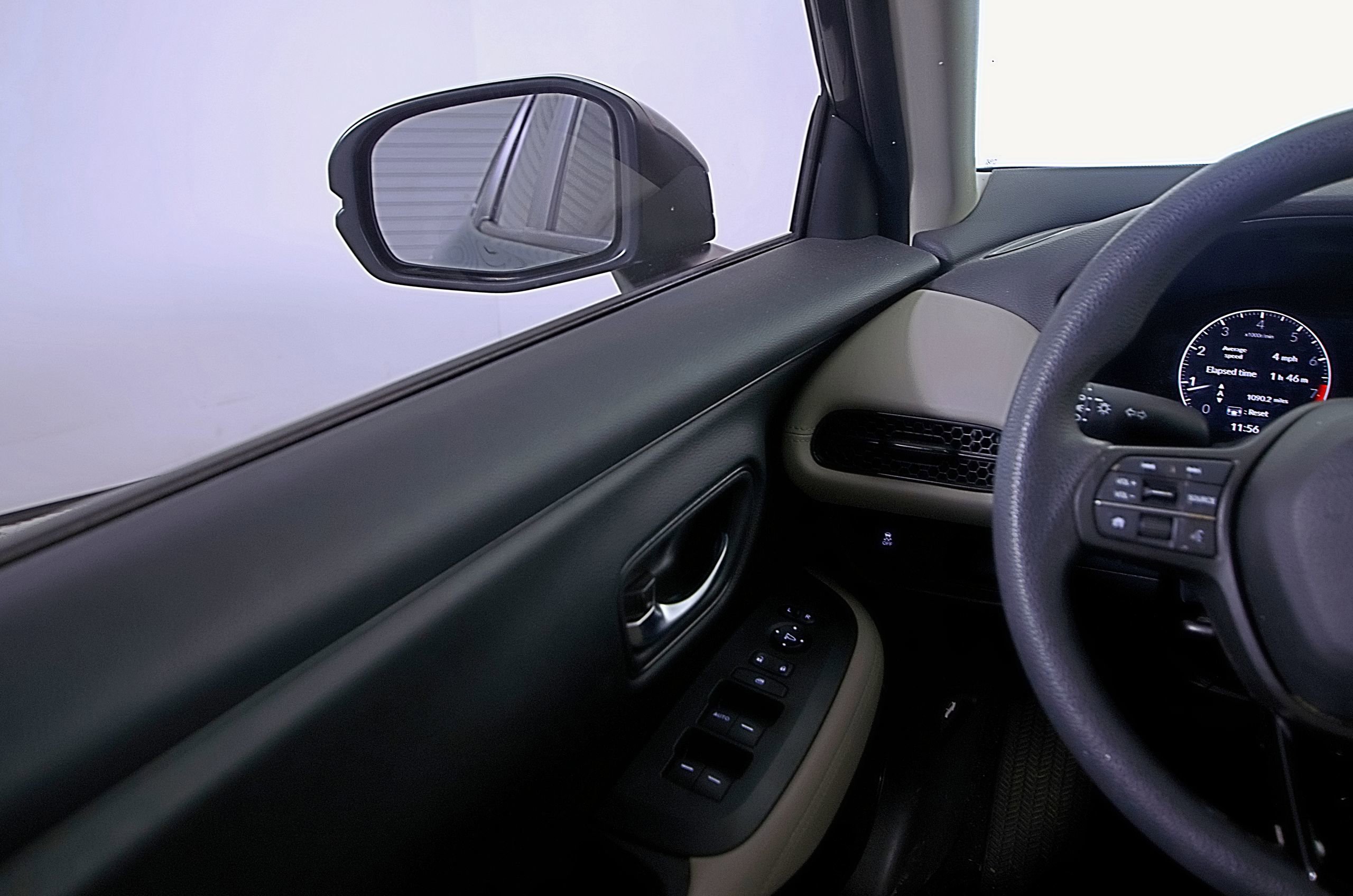 Used 2025 Honda HR-V LX image 19