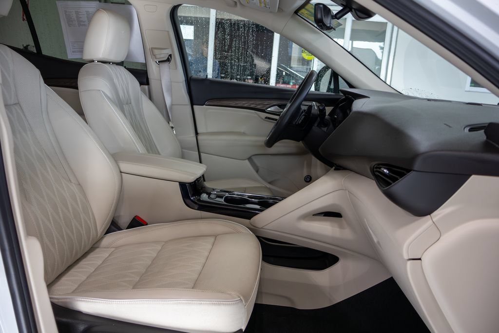 Used 2022 Buick Envision Avenir w/ Technology Package II FWD image 12