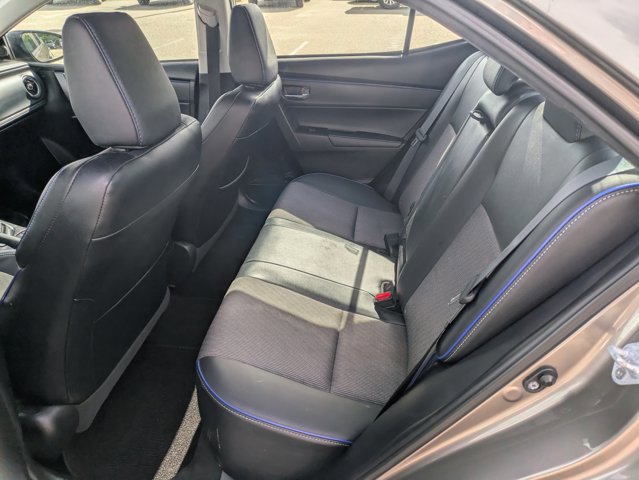Used 2017 Toyota Corolla SE w/ SE Premium Package FWD image 16