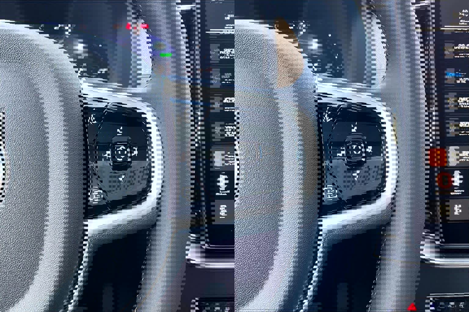 New 2026 Volvo XC90 T8 Plus image 18