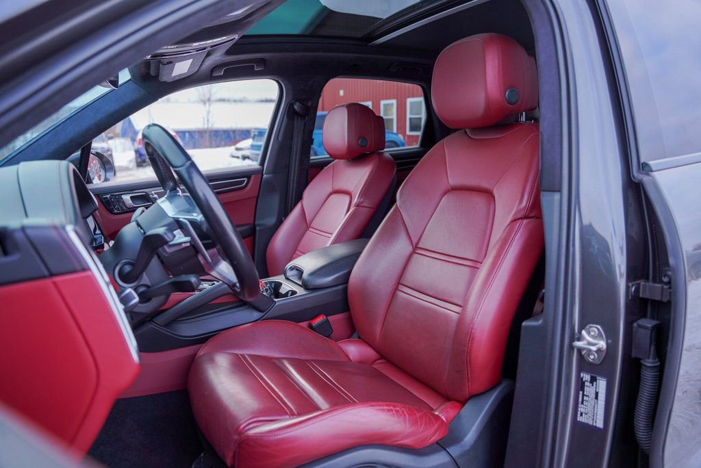 Used 2021 Porsche Cayenne GTS image 20