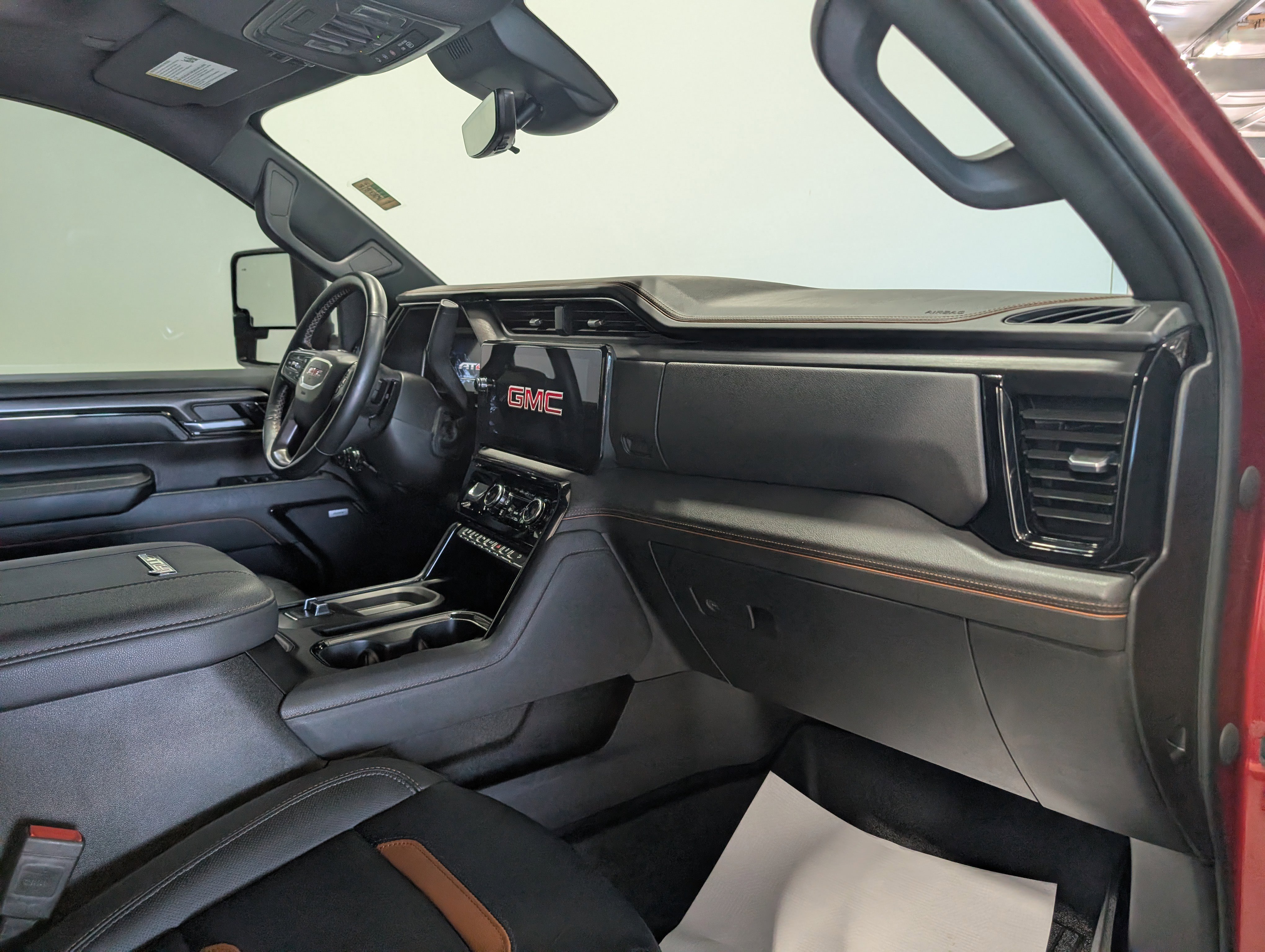 Used 2024 GMC Sierra 2500 AT4 w/ AT4 Premium Plus Package AWD/4WD image 19