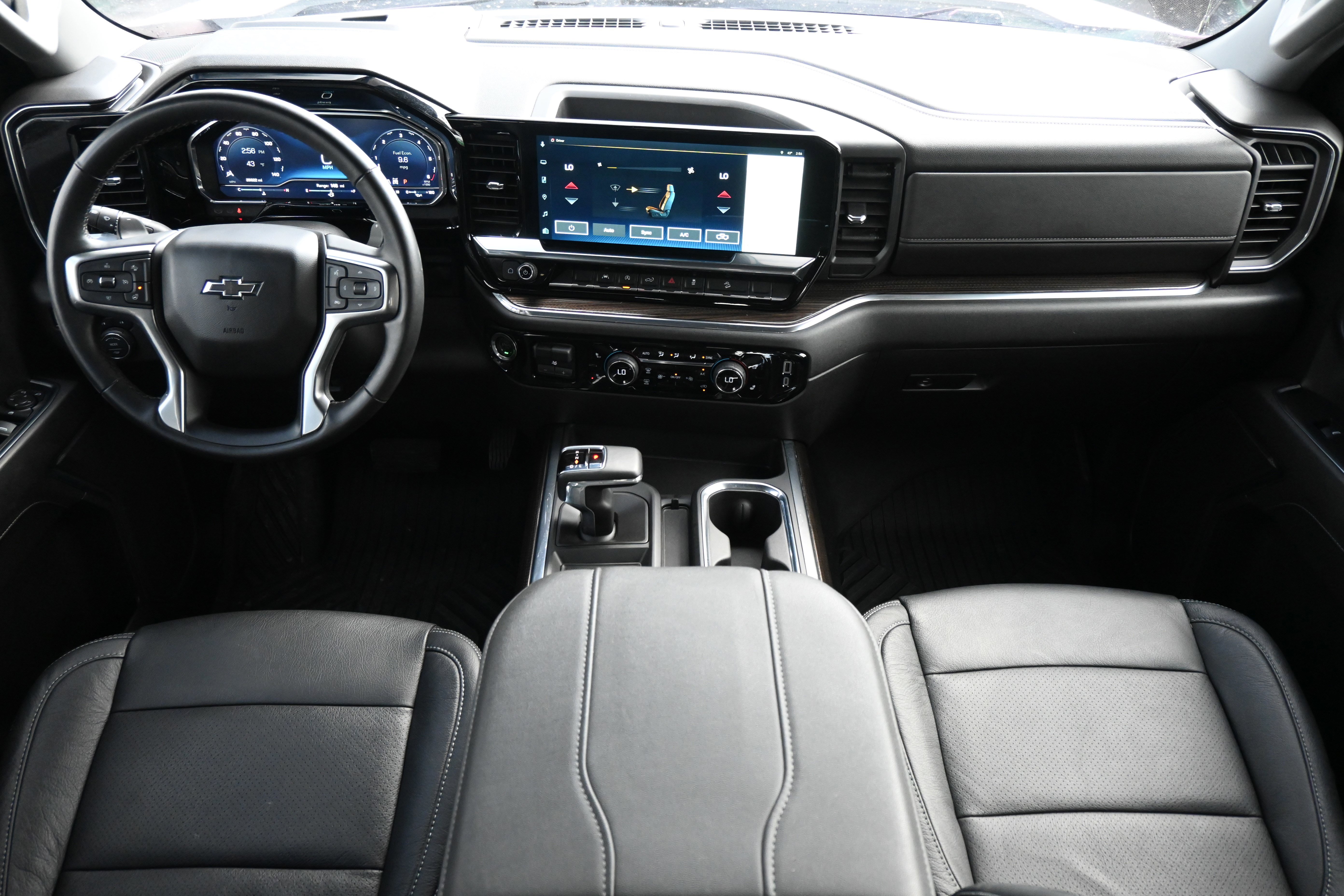 Used 2024 Chevrolet Silverado 1500 RST image 3