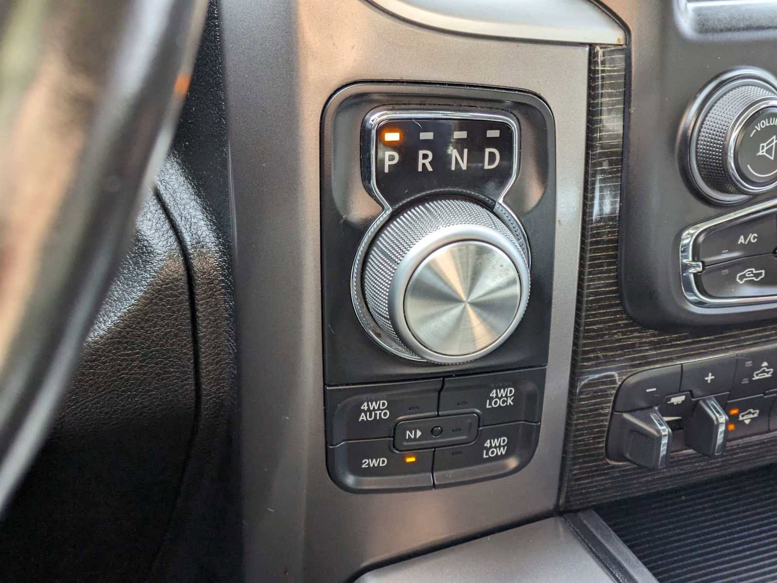 Used 2015 RAM 1500 Limited image 32