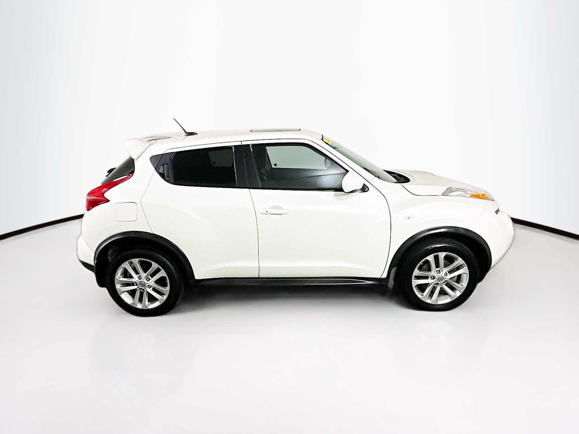 Used 2012 Nissan Juke SL image 10