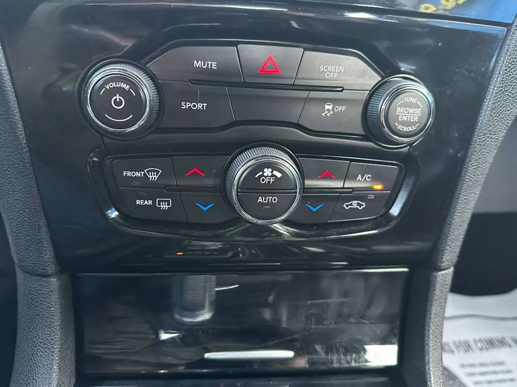 Used 2019 Chrysler 300 S image 20