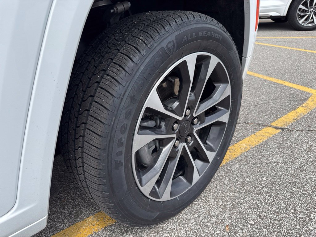 Used 2022 Jeep Grand Cherokee Overland AWD/4WD image 44
