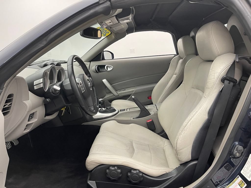 Used 2007 Nissan 350Z Touring RWD image 19