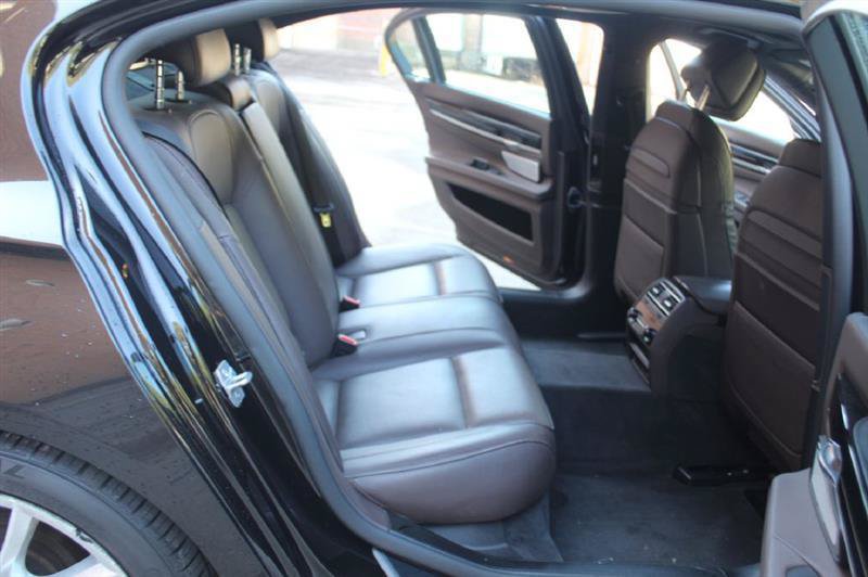 Used 2013 BMW 750Li xDrive AWD/4WD image 8