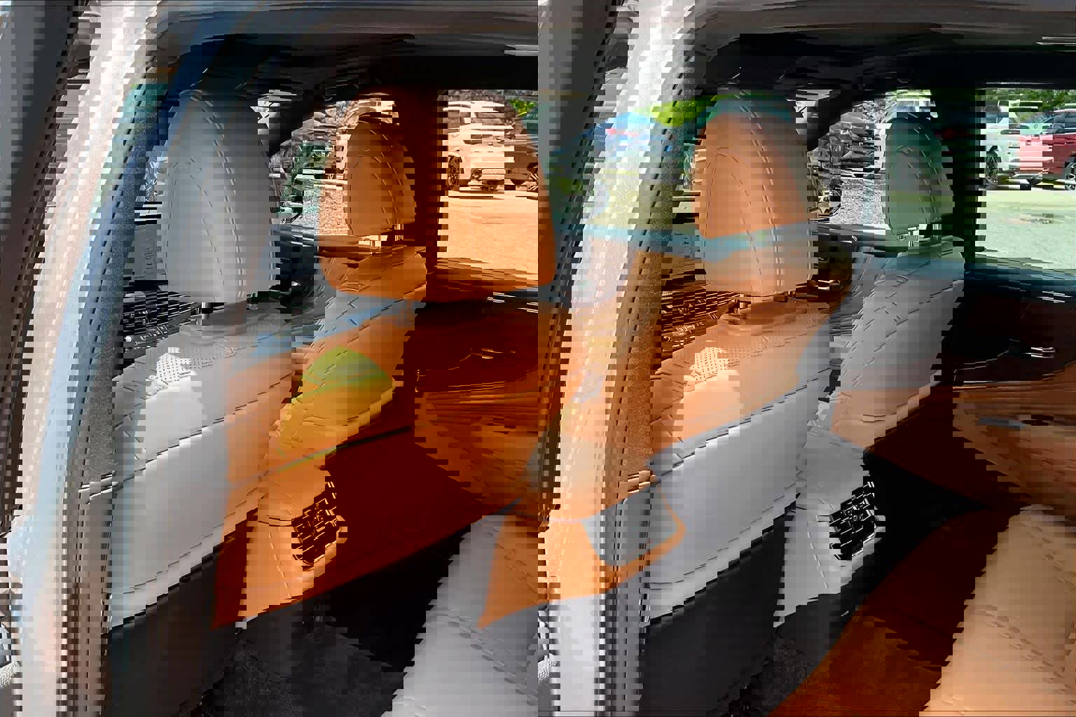 Used 2024 Lexus LS 500 RWD image 22