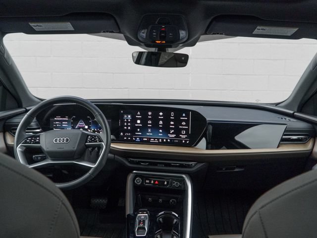 Used 2025 Audi Q5 Premium Plus w/ Premium Plus AWD/4WD image 21