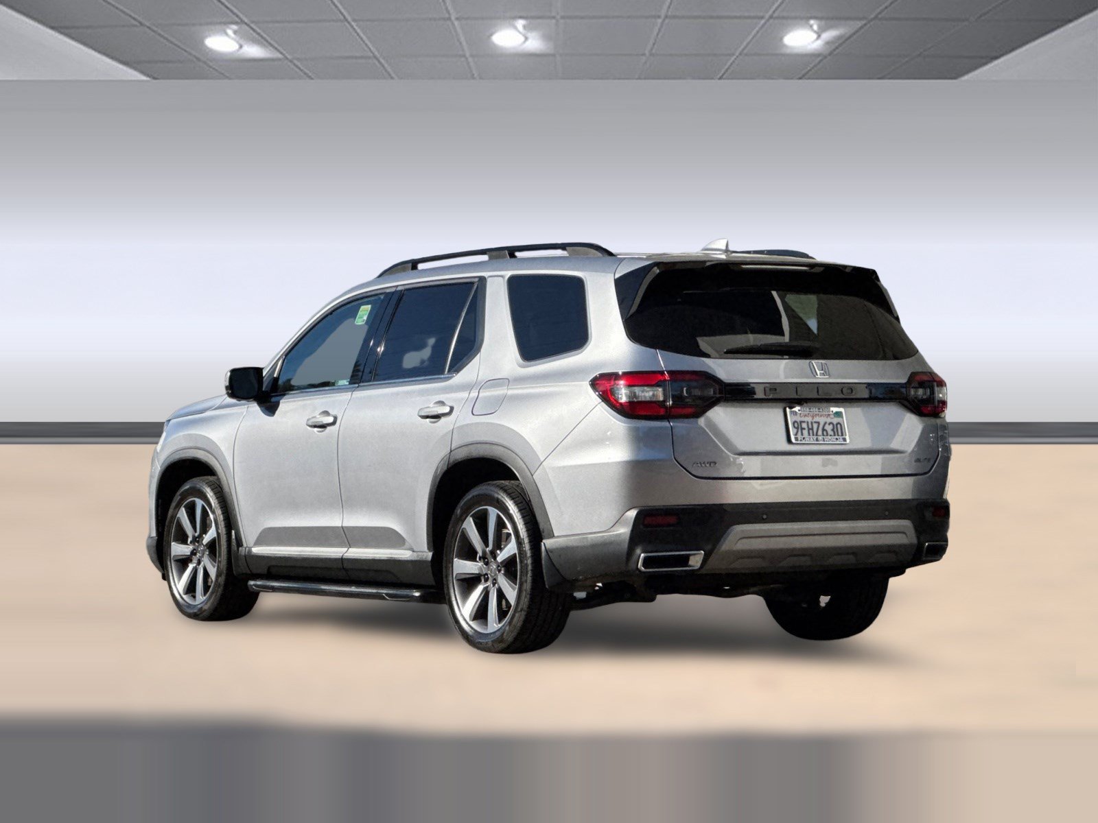 Used 2023 Honda Pilot Elite image 3