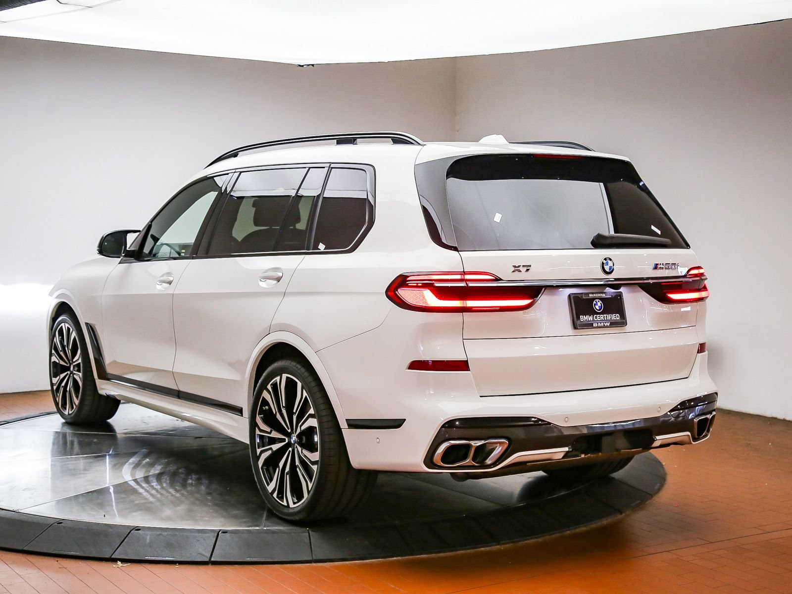Certified 2024 BMW X7 M60i AWD/4WD image 5
