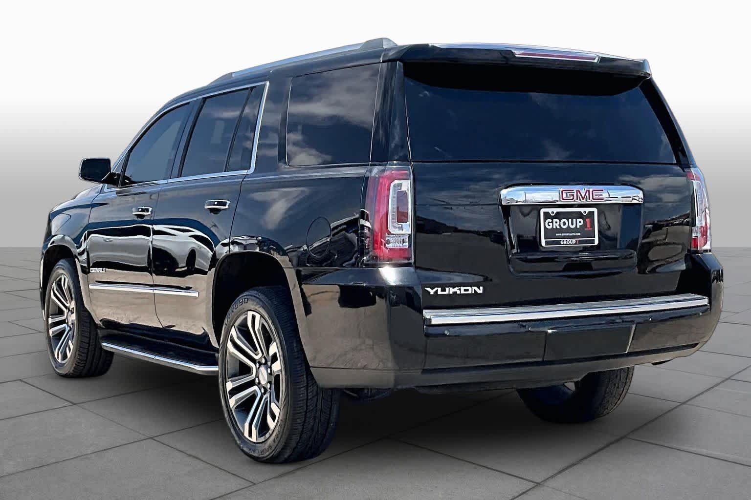 Used 2017 GMC Yukon Denali AWD/4WD image 11