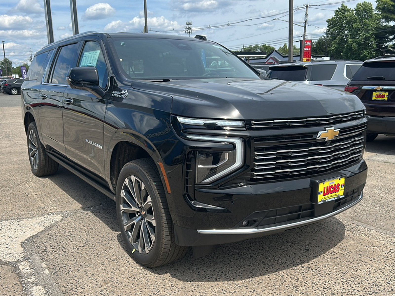New 2026 Chevrolet Suburban High Country AWD/4WD image 5