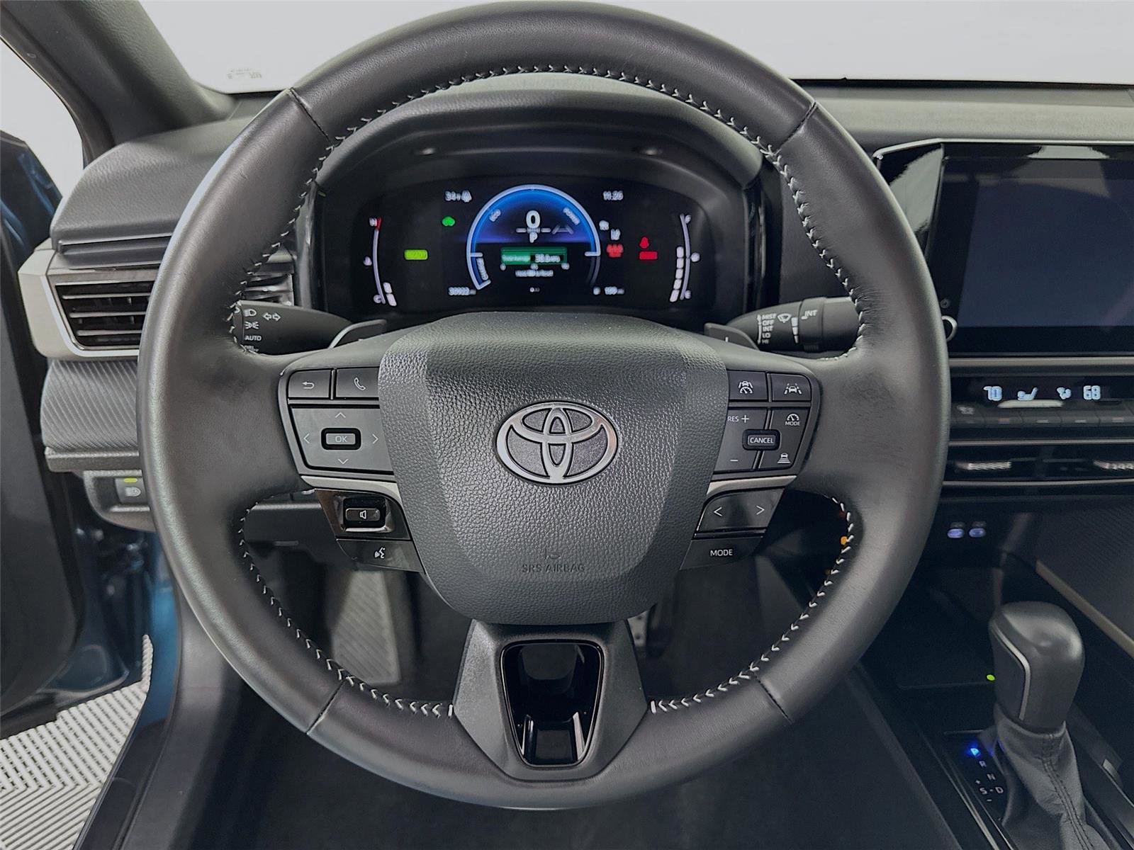 Used 2025 Toyota Camry SE image 12