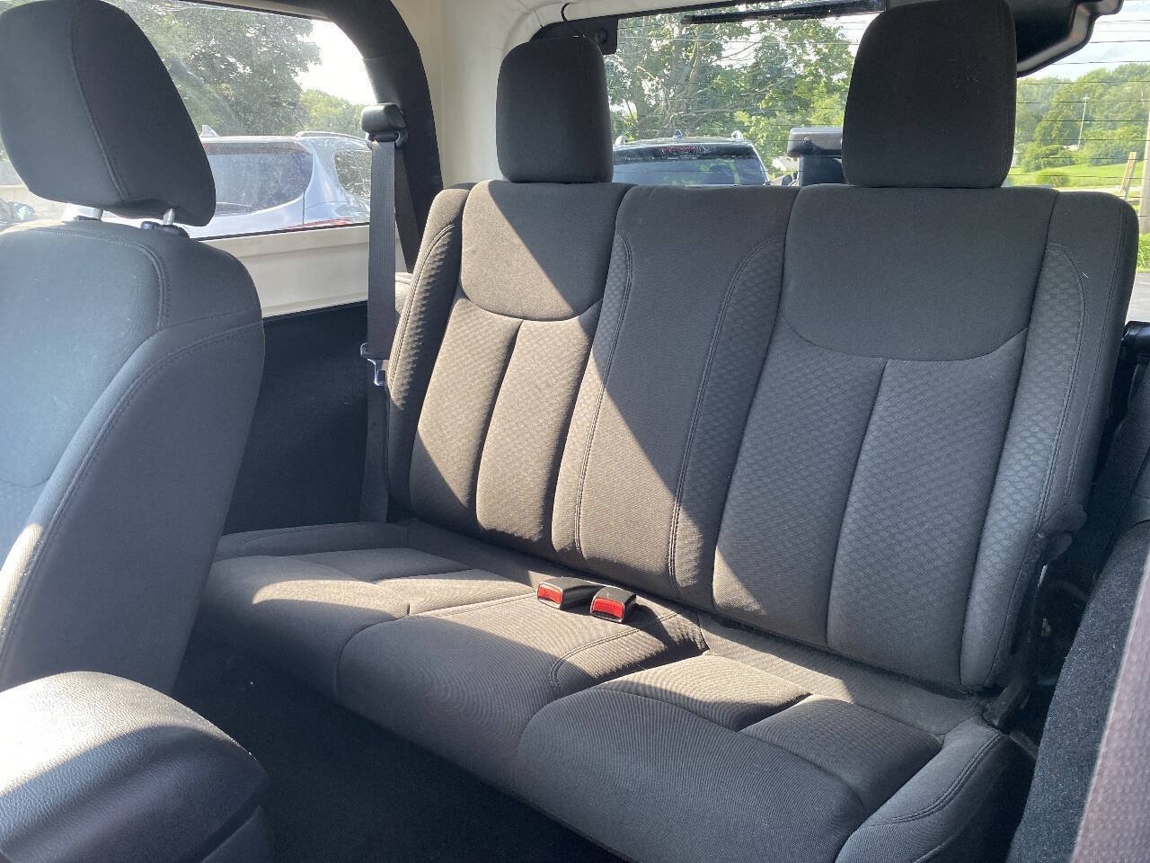 Used 2018 Jeep Wrangler Sport AWD/4WD image 13