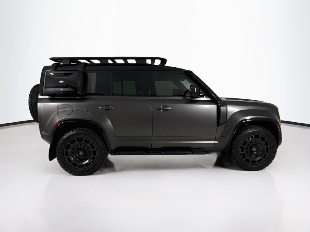 Used 2025 Land Rover Defender 110 AWD/4WD image 8