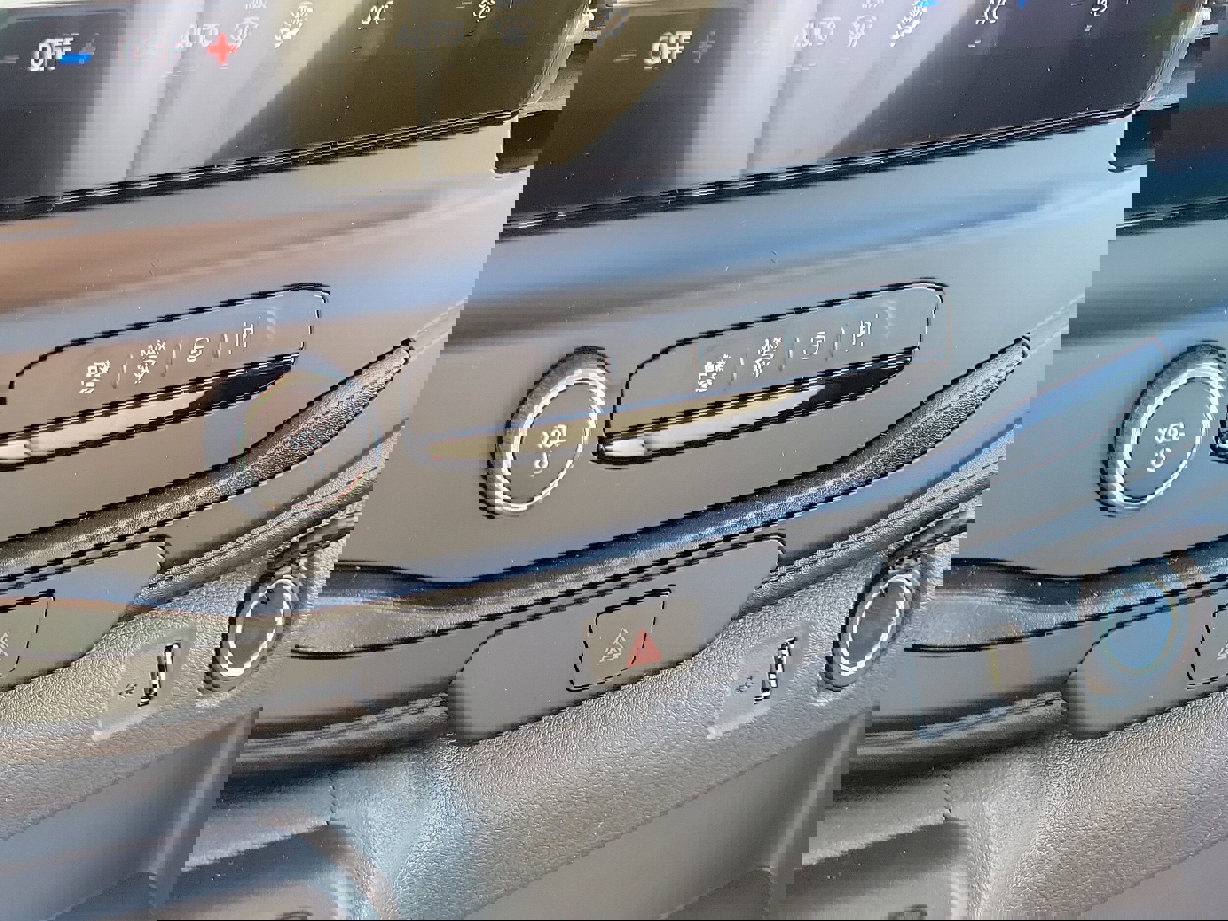 New 2026 Ford Transit 150 Low Roof image 28