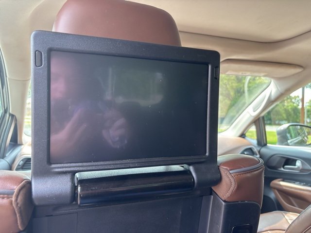 Used 2017 Chrysler Pacifica Limited w/ UConnect Theater Package image 13