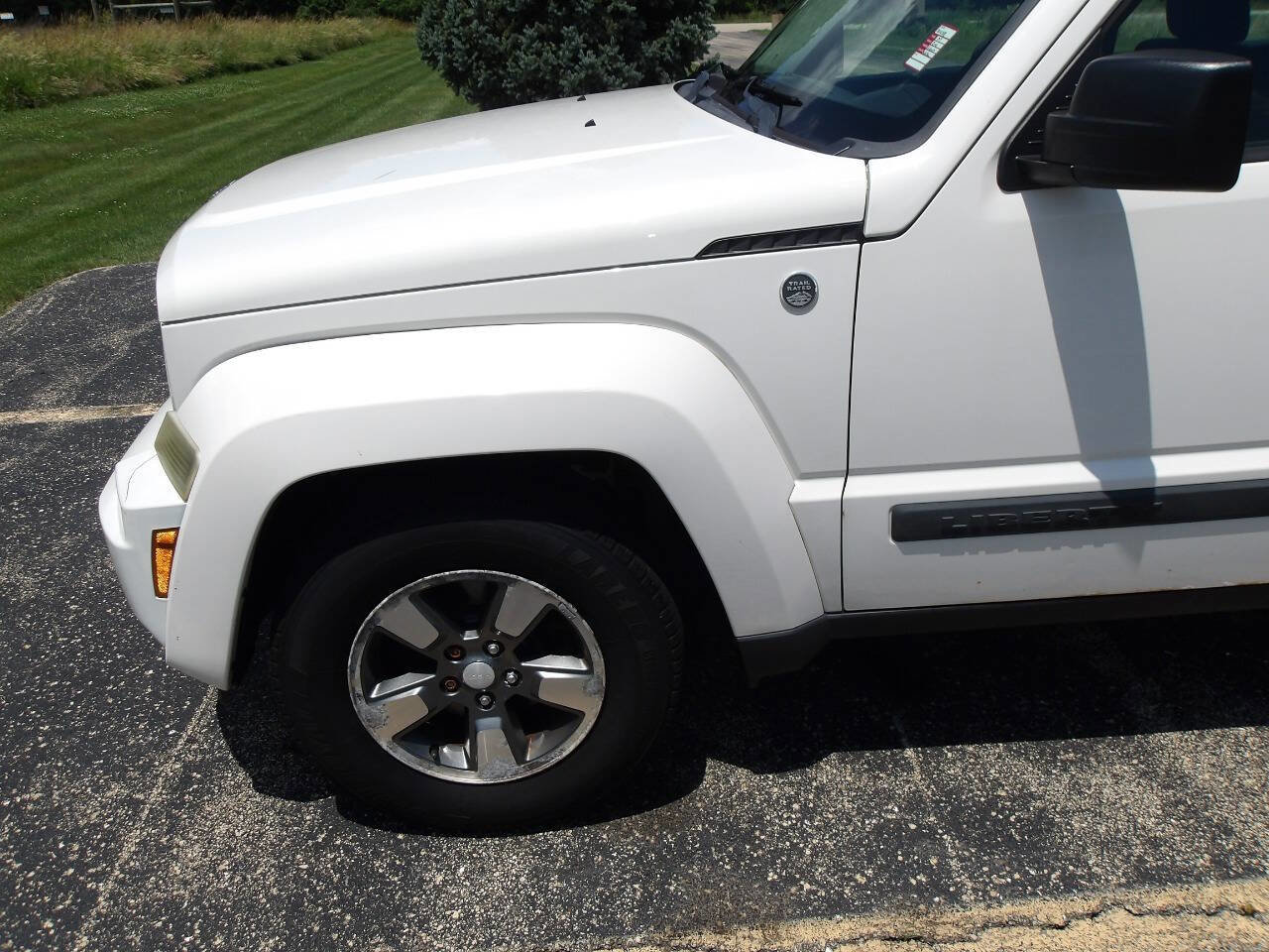 Used 2009 Jeep Liberty Sport image 27