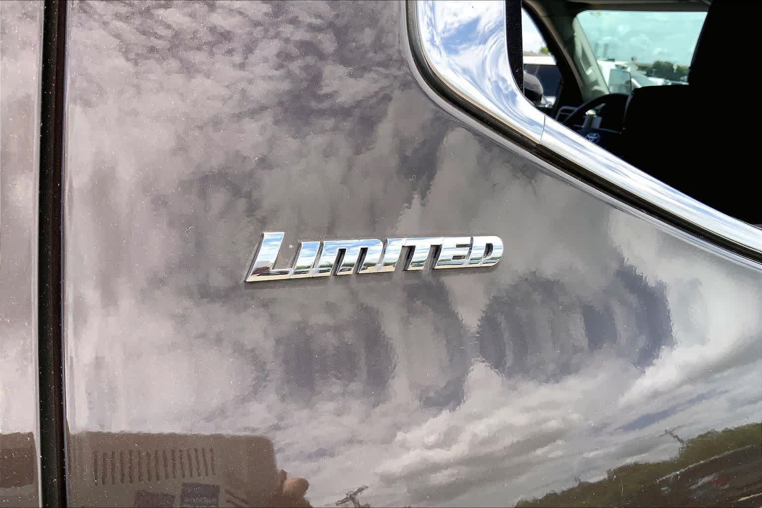 Used 2023 Toyota Tundra Limited AWD/4WD image 10