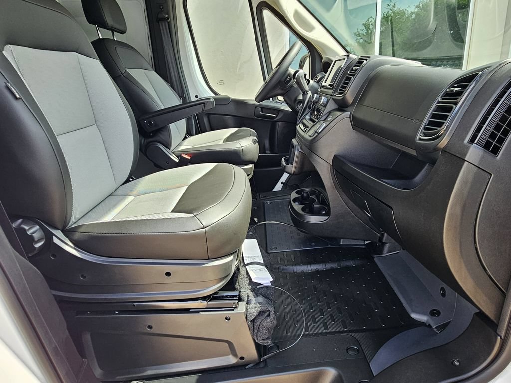 Used 2026 RAM ProMaster 2500 w/ Convenience Group FWD image 32