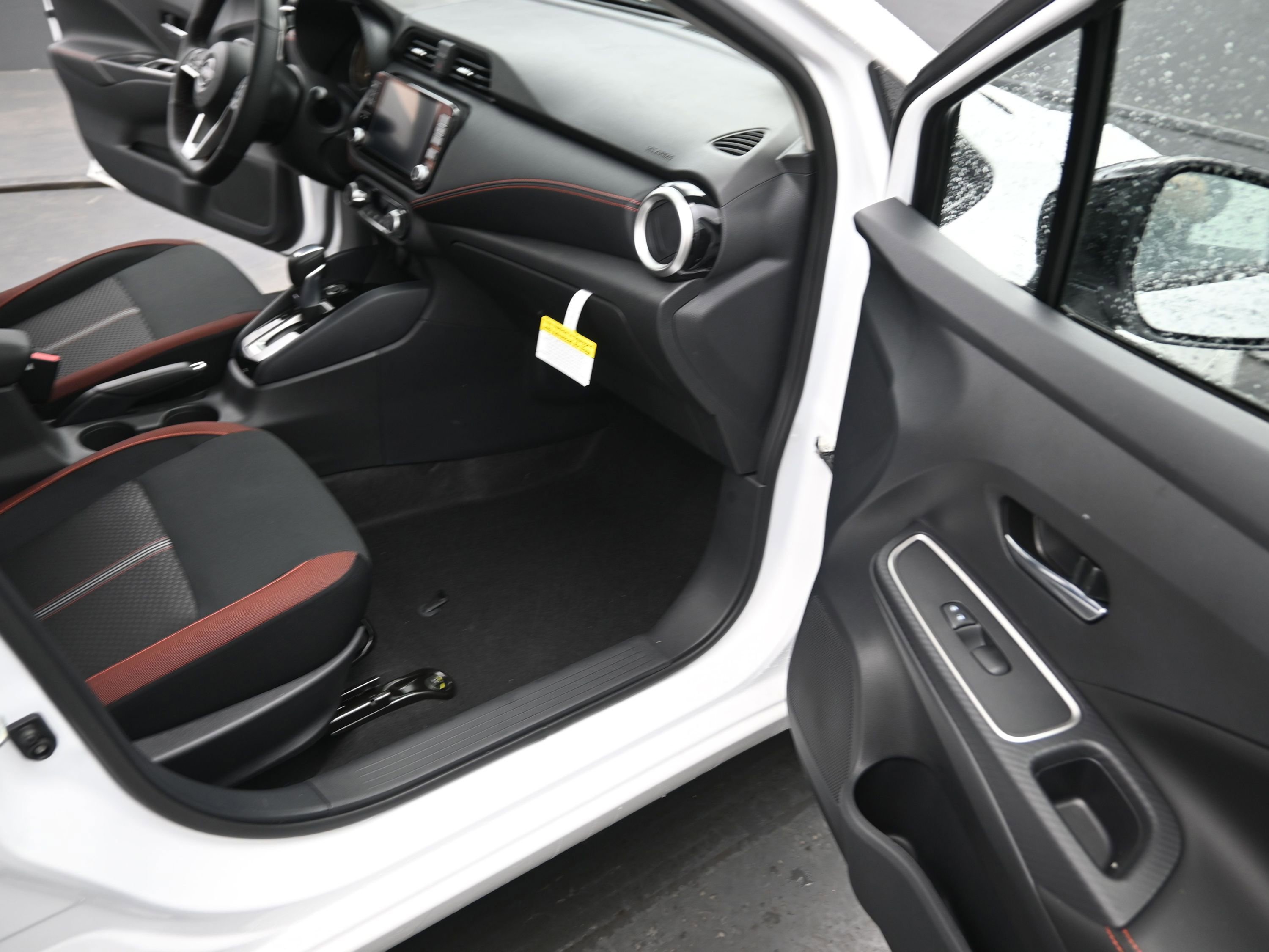 New 2025 Nissan Versa SR image 20