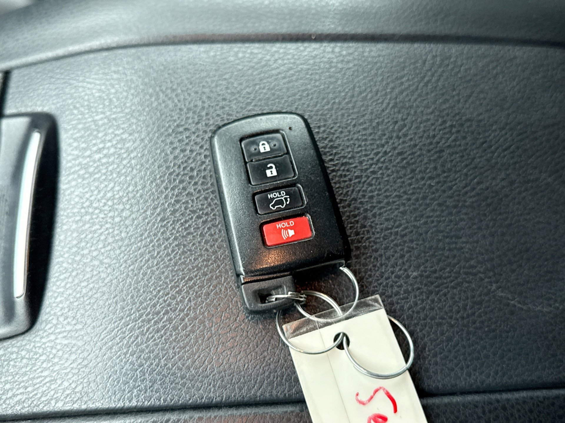 Used 2016 Toyota Highlander XLE w/ Protection Package #3 AWD/4WD image 10