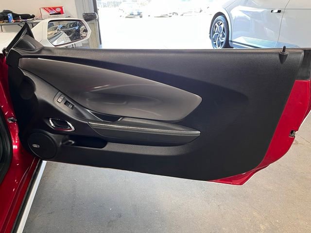 Used 2015 Chevrolet Camaro LT RWD image 12