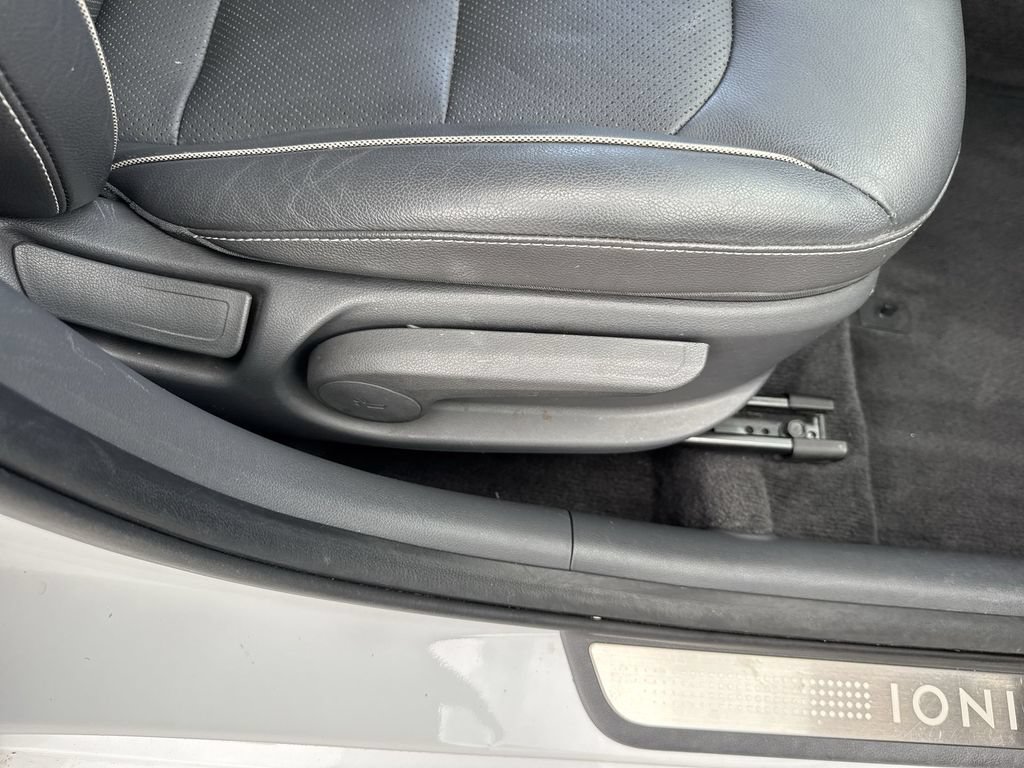 Used 2019 Hyundai Ioniq Limited FWD image 44