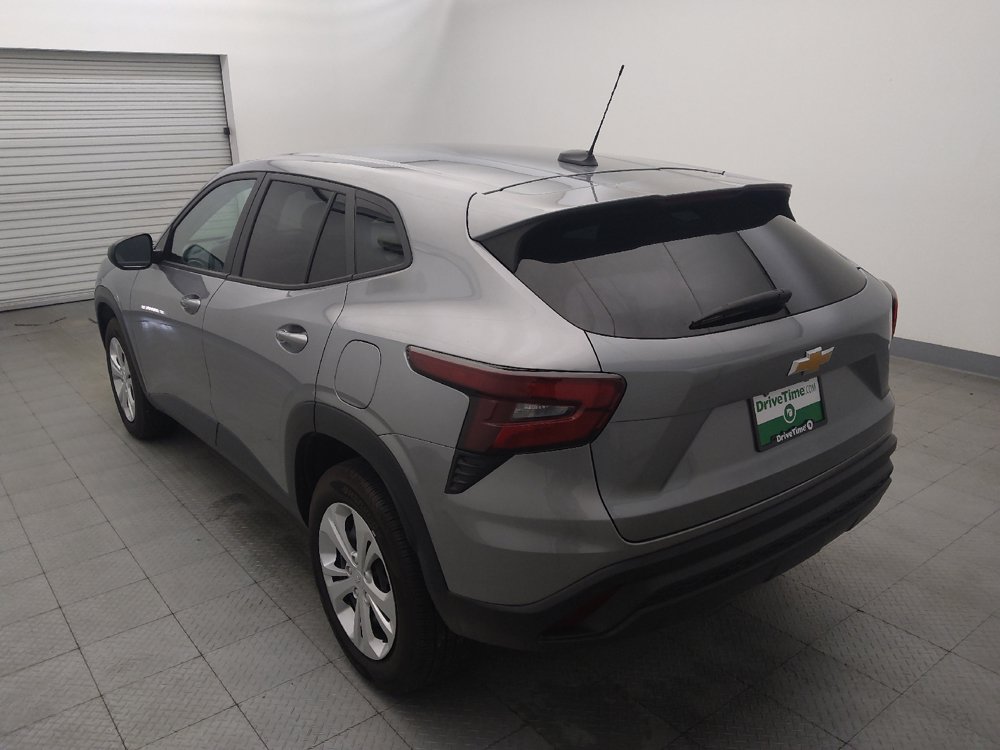 Used 2025 Chevrolet Trax LS FWD image 5