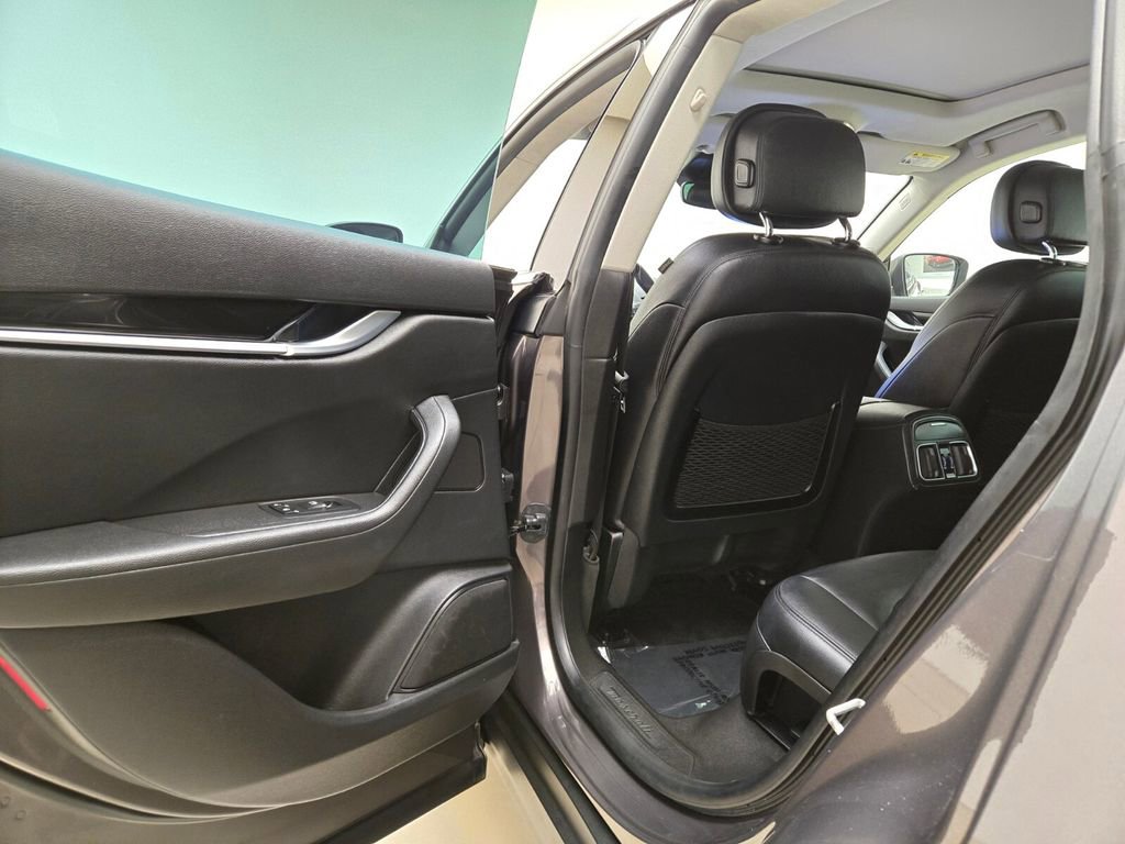 Certified 2022 Maserati Levante GT image 19