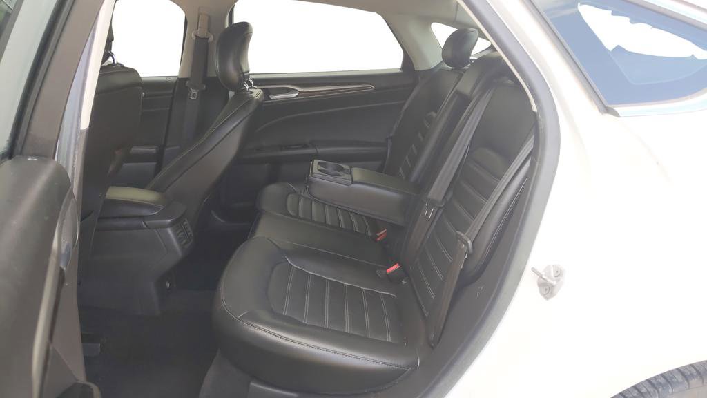 Used 2014 Ford Fusion SE w/ Equipment Group 202A FWD image 30