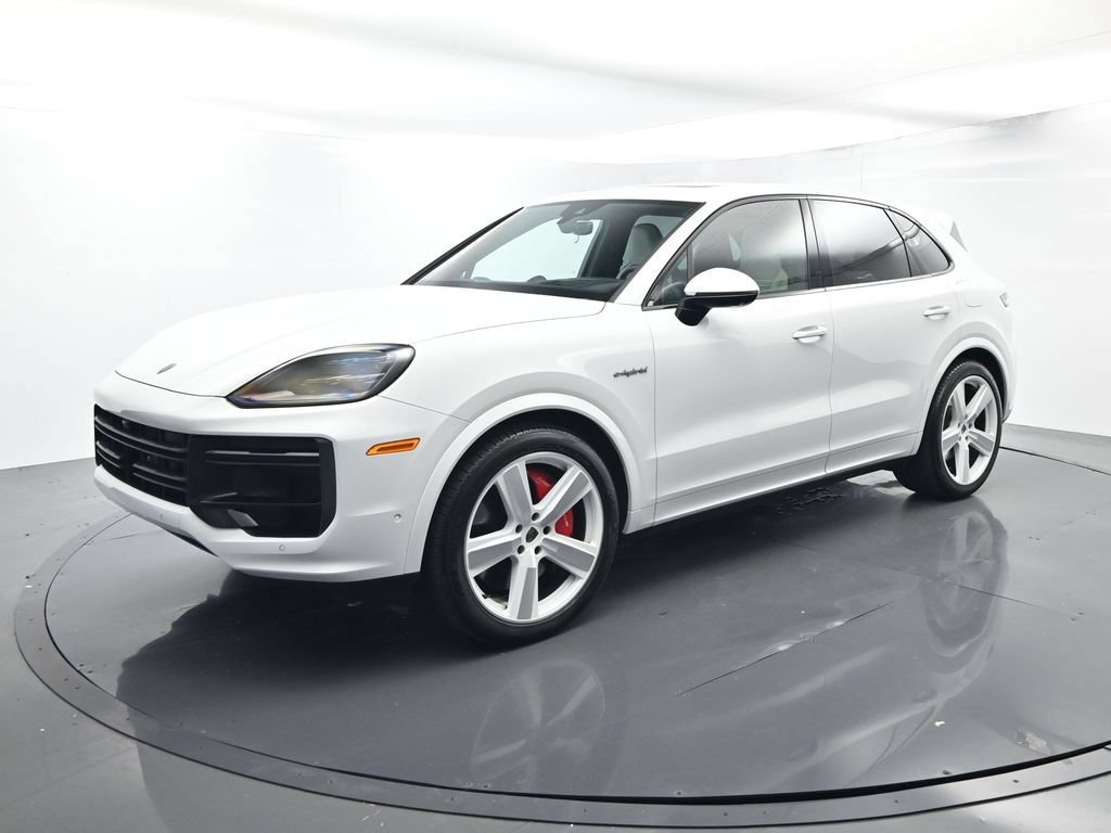 Certified 2025 Porsche Cayenne Turbo AWD/4WD image 1