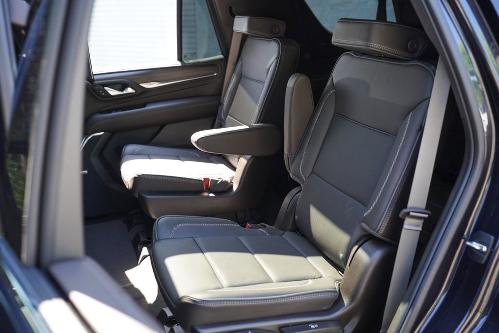 Used 2024 GMC Yukon Denali w/ Advanced Technology Package AWD/4WD image 22