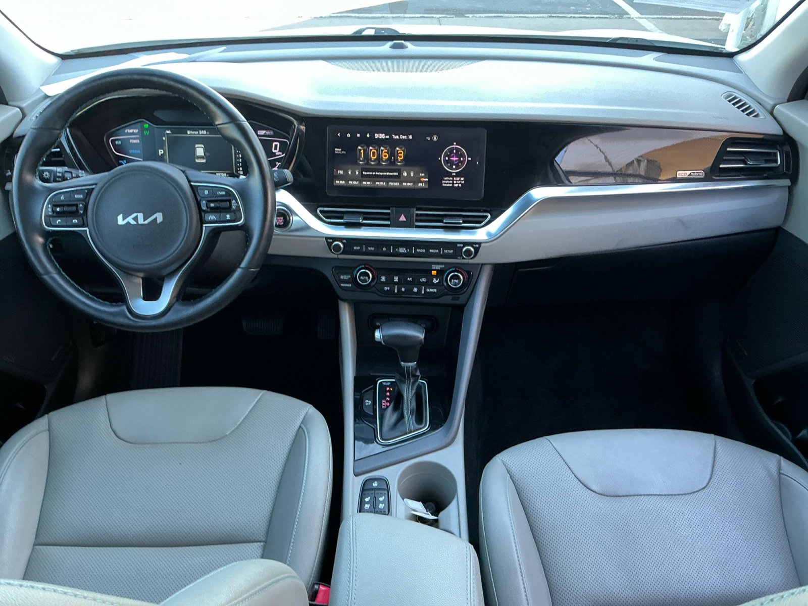 Used 2022 Kia Niro EX Premium image 20