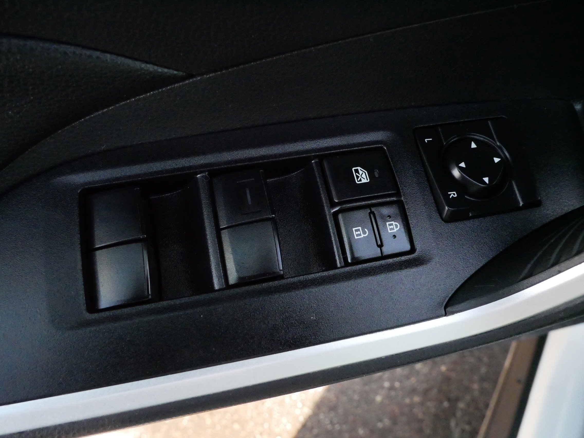 Used 2021 Toyota RAV4 LE image 19