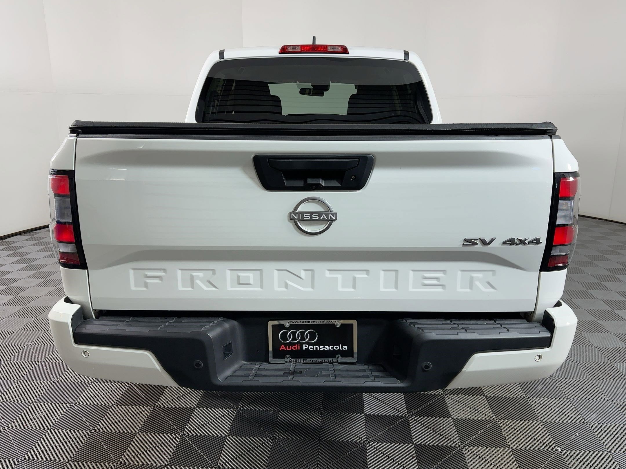 Used 2023 Nissan Frontier SV w/ Technology Package image 9