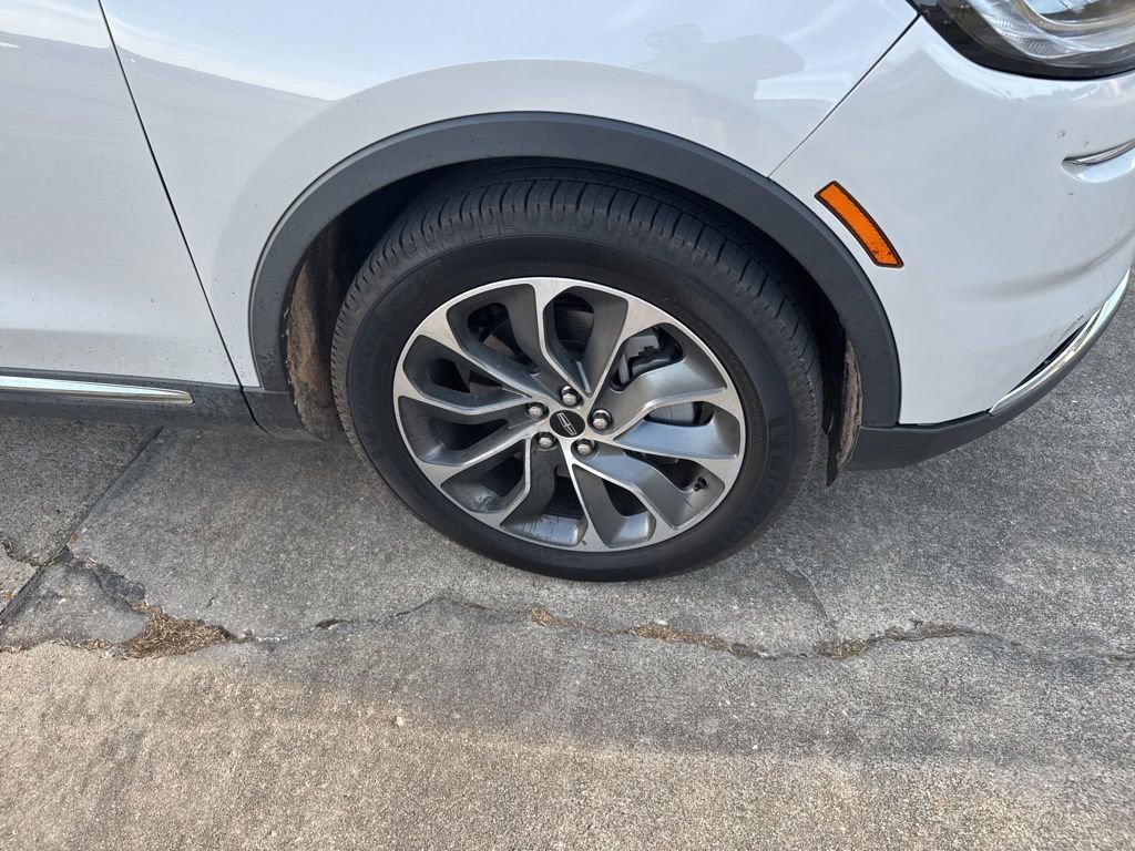 Used 2022 Lincoln Nautilus Reserve FWD image 17