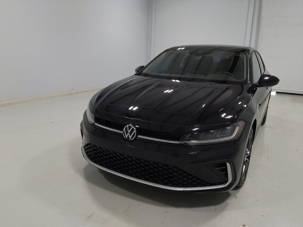 Used 2025 Volkswagen Jetta SE FWD image 15