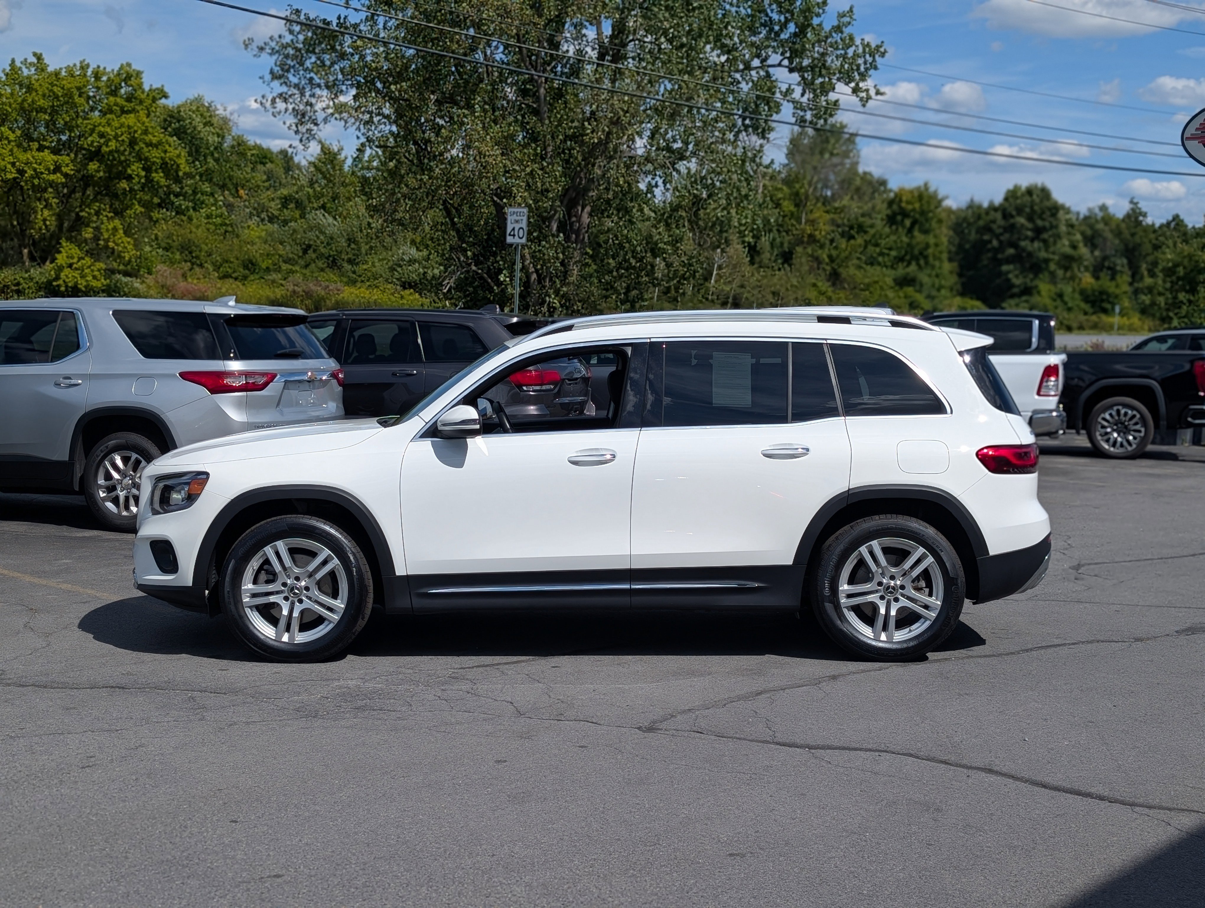 Used 2023 Mercedes-Benz GLB 250 4MATIC image 8