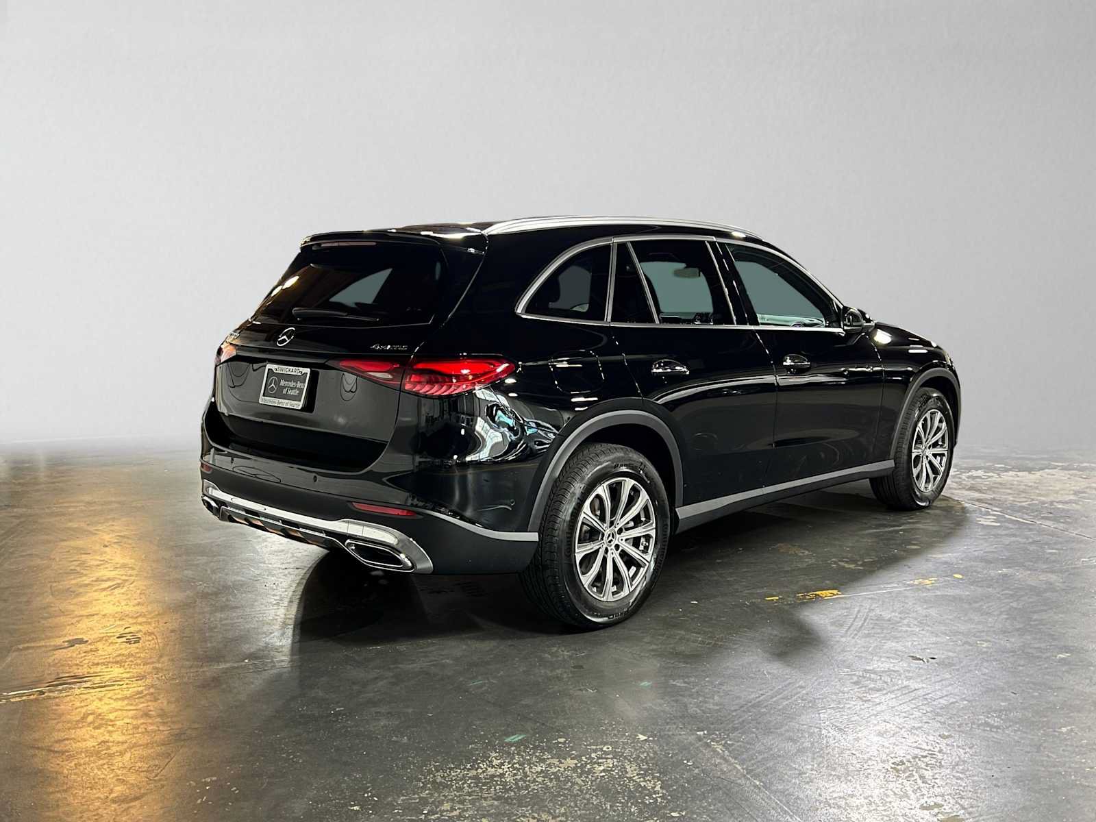 Used 2026 Mercedes-Benz GLC 300 4MATIC image 3