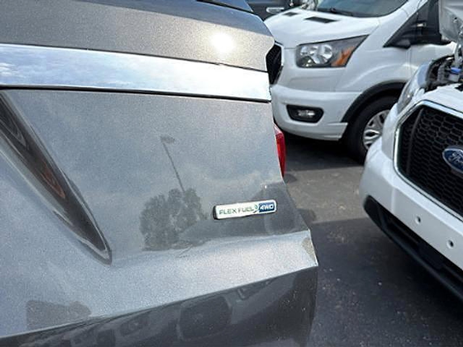 Used 2016 Ford Explorer XLT w/ Equipment Group 202A AWD/4WD image 5