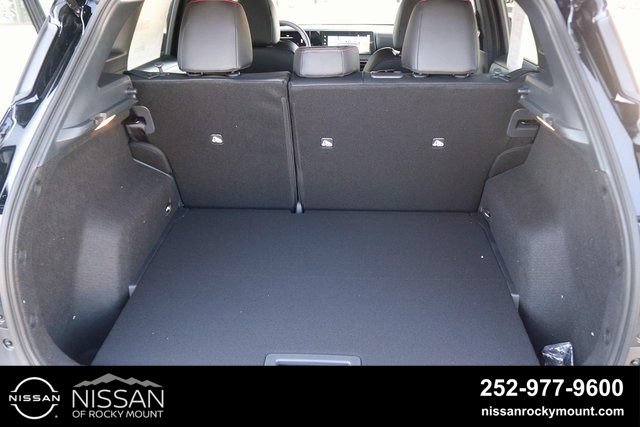 New 2025 Nissan Kicks SR FWD image 15